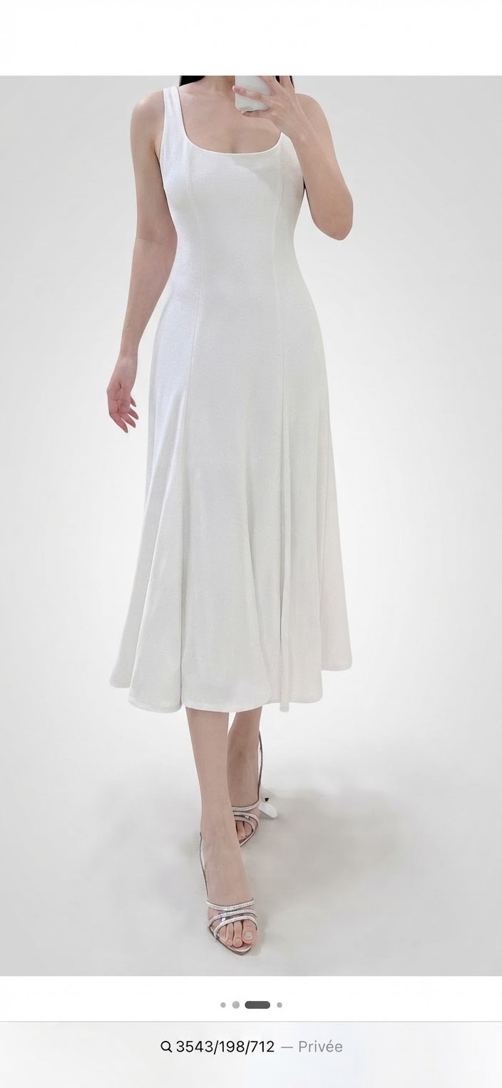 Robe blanche toute neuve