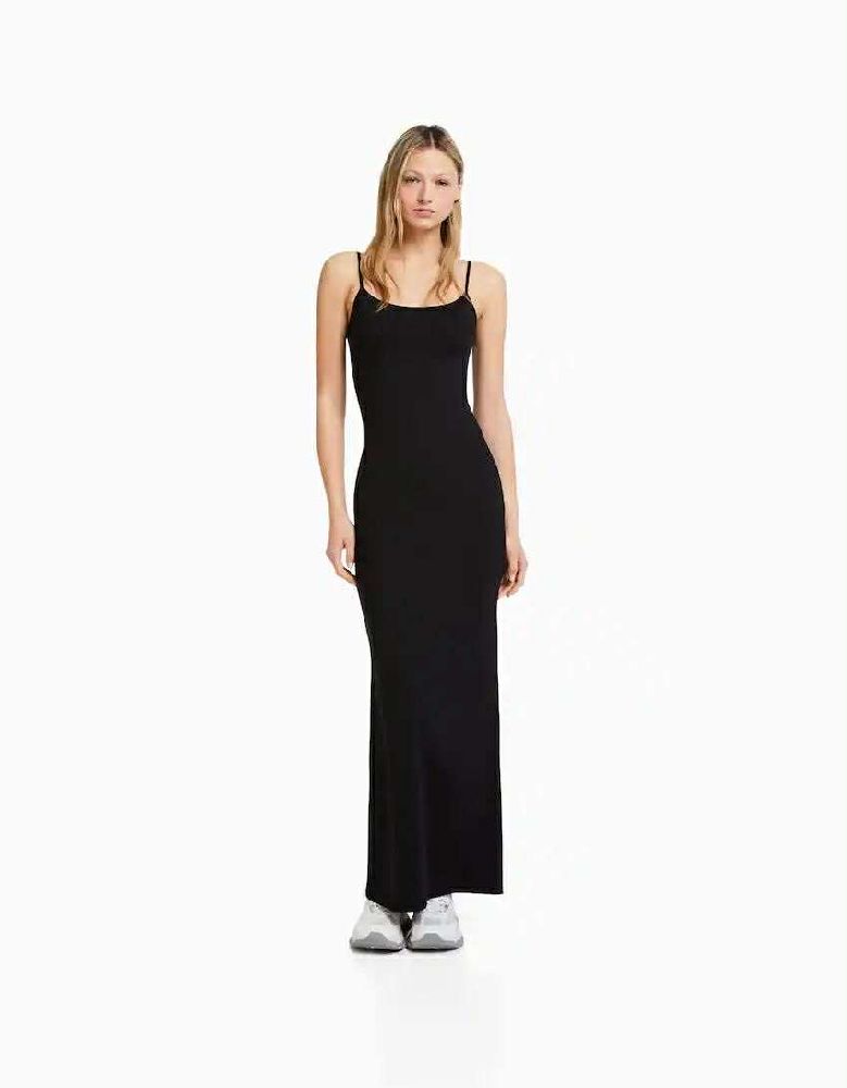 Robe noir ajusté