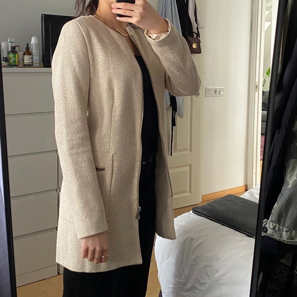 Zara manteau léger  court beige taille m