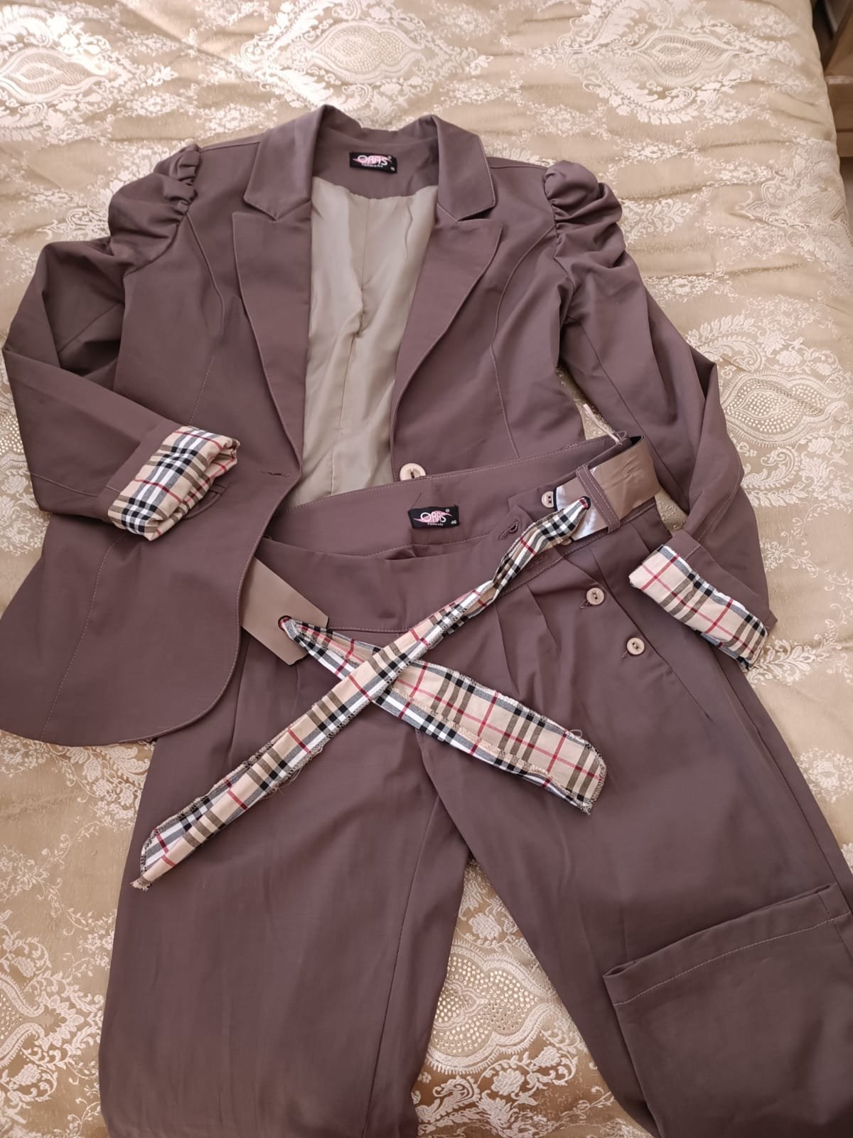 Je vends cet ensemble neuf sans étiquettes taille M