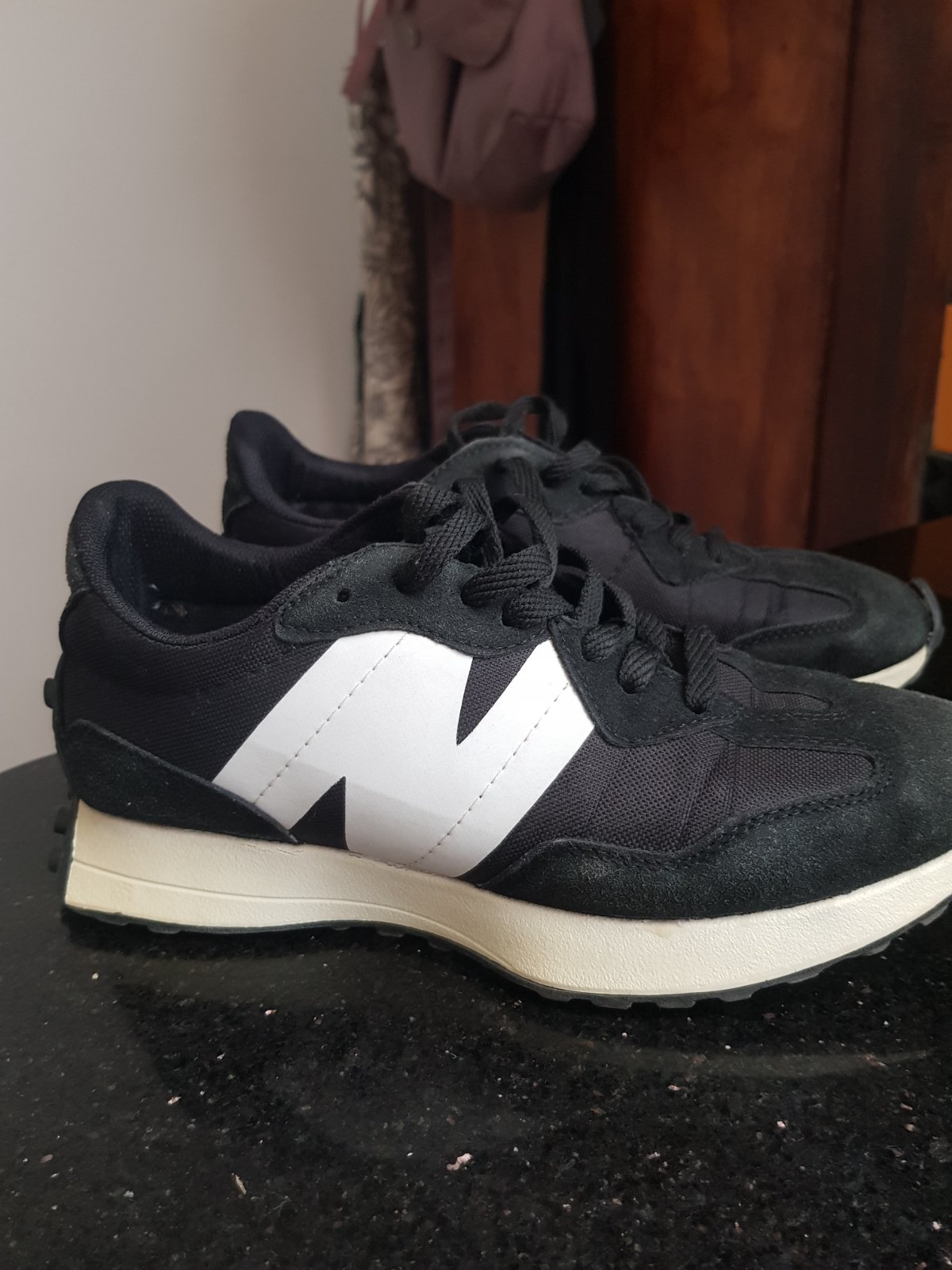 Nb 327