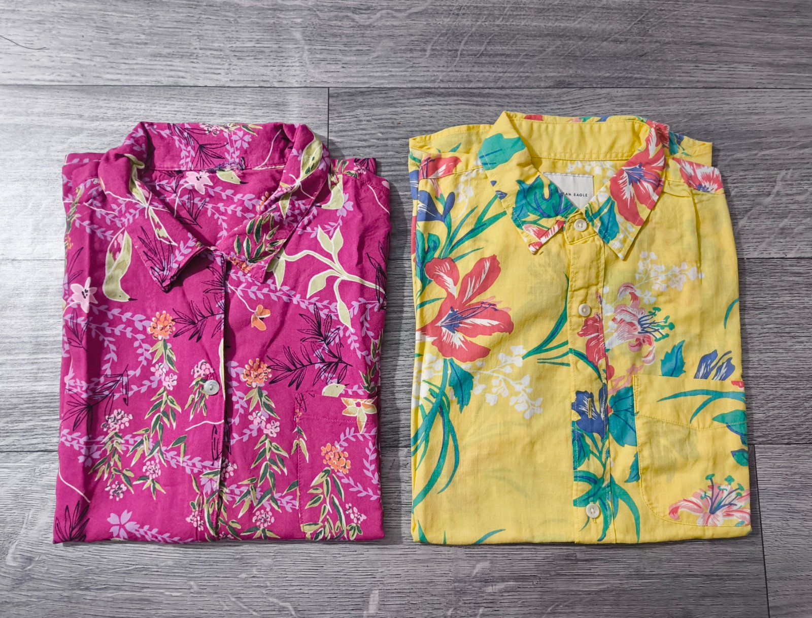 2 button-up shirts from a very light material perfect for hot summer days ♨️
