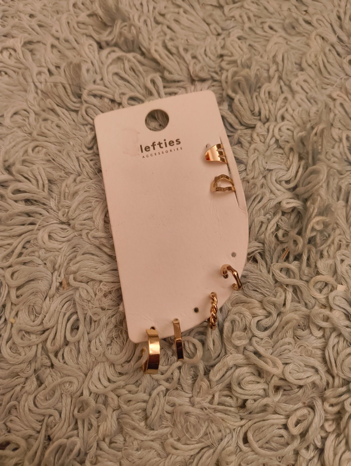 Set of 6 golden earrings from lefties
