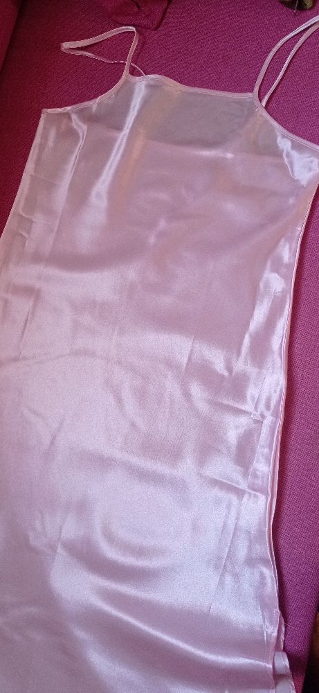 nuisette rose en satin 