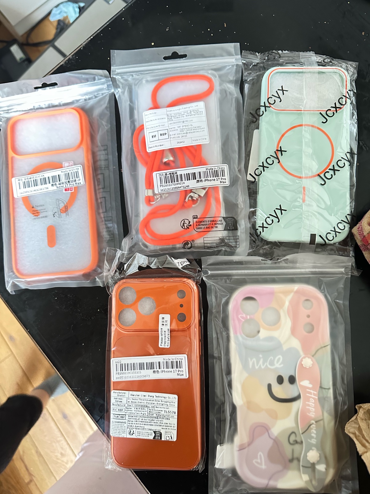 Coques Iphone 17 pro max en lot ou à l'unité