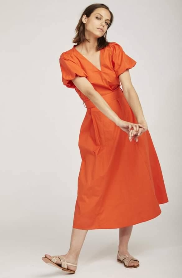 Robe midi à manches bouffantes