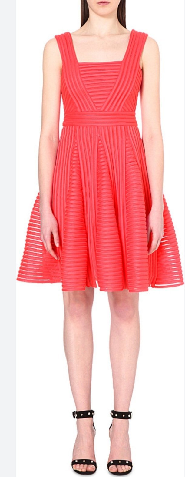 Magnifique robe de cocktail Maje matière neoprene ne se repasse pas robe très flatteuse pour toutes les morphologies