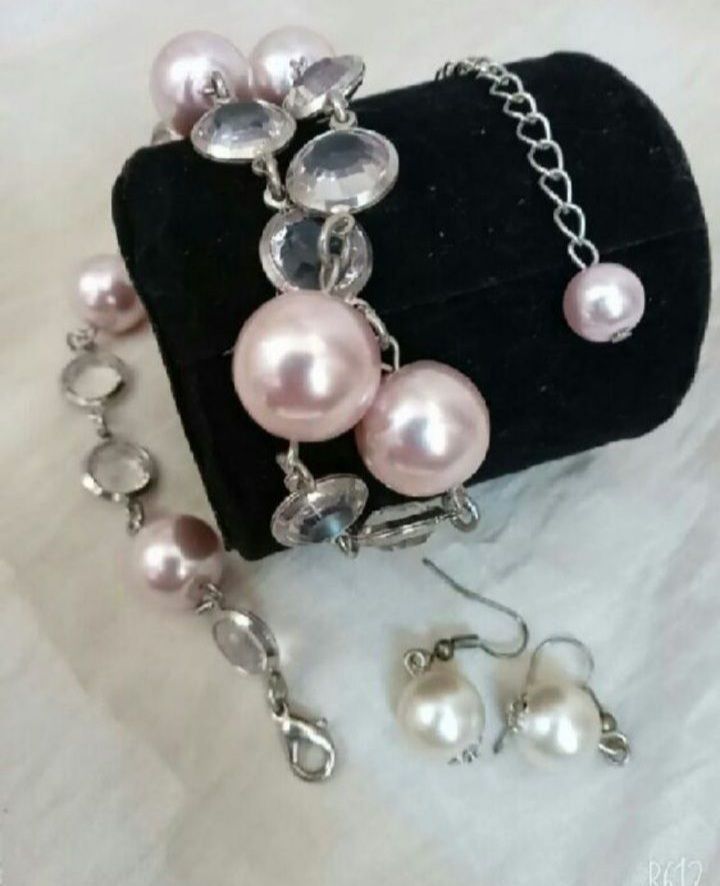 Colier et boucle d'oreilles  Rose 