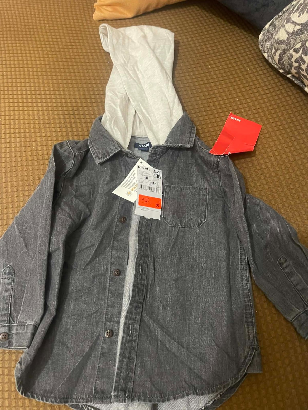 Lot de vêtements enfant 2-3 ans plus jouer lumineux musical  + tracteur importation  pr 3 ans et 4 ans 