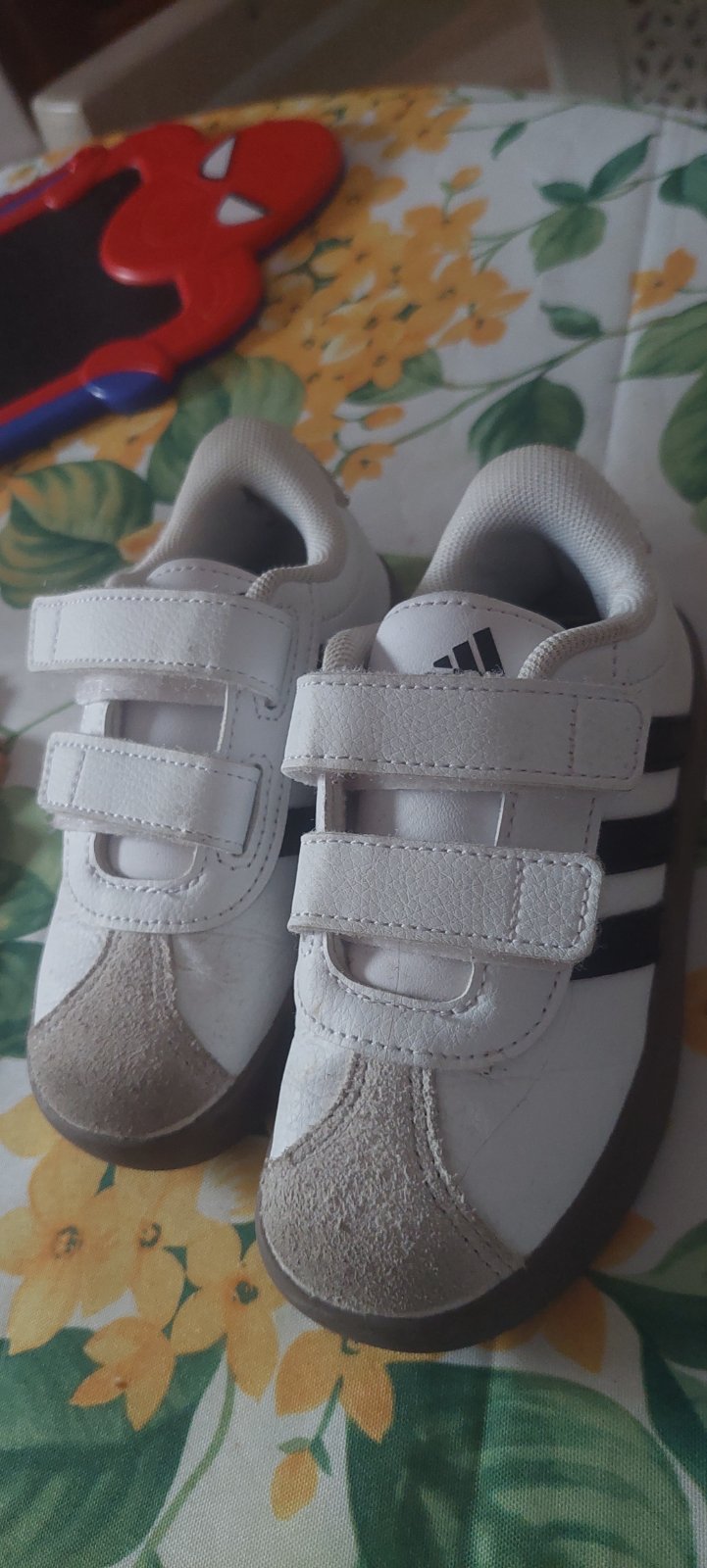Espadrille adidas pointure 25 jamais porté 