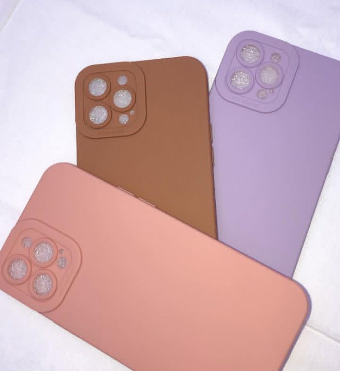 3 coques de téléphone : iphone 12 pro max 