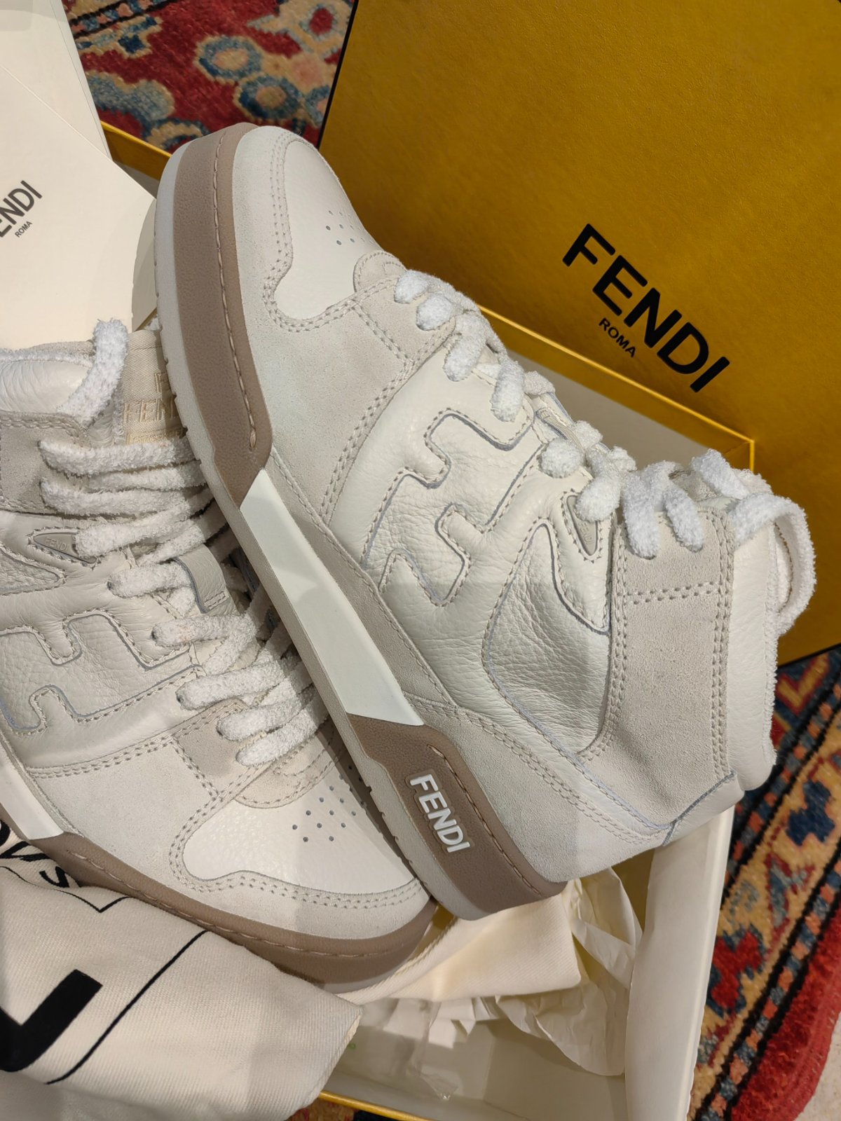Sneakers Fendi Unisexe authentique 