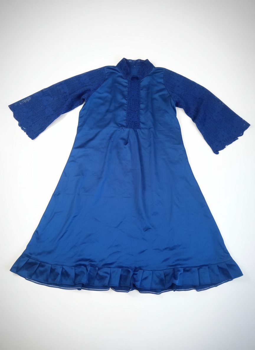 Robe magnifique et très chic en satin bleu roi et féminine ❤️❤️