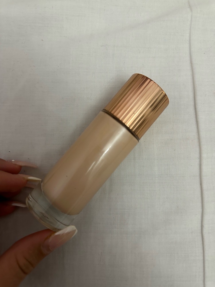 Charlotte tilbury flawless filter fon