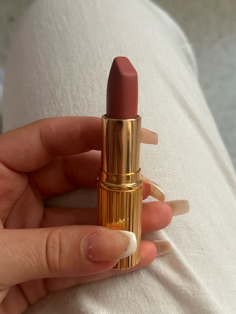 Charlotte tilbury lipstick rose kiss