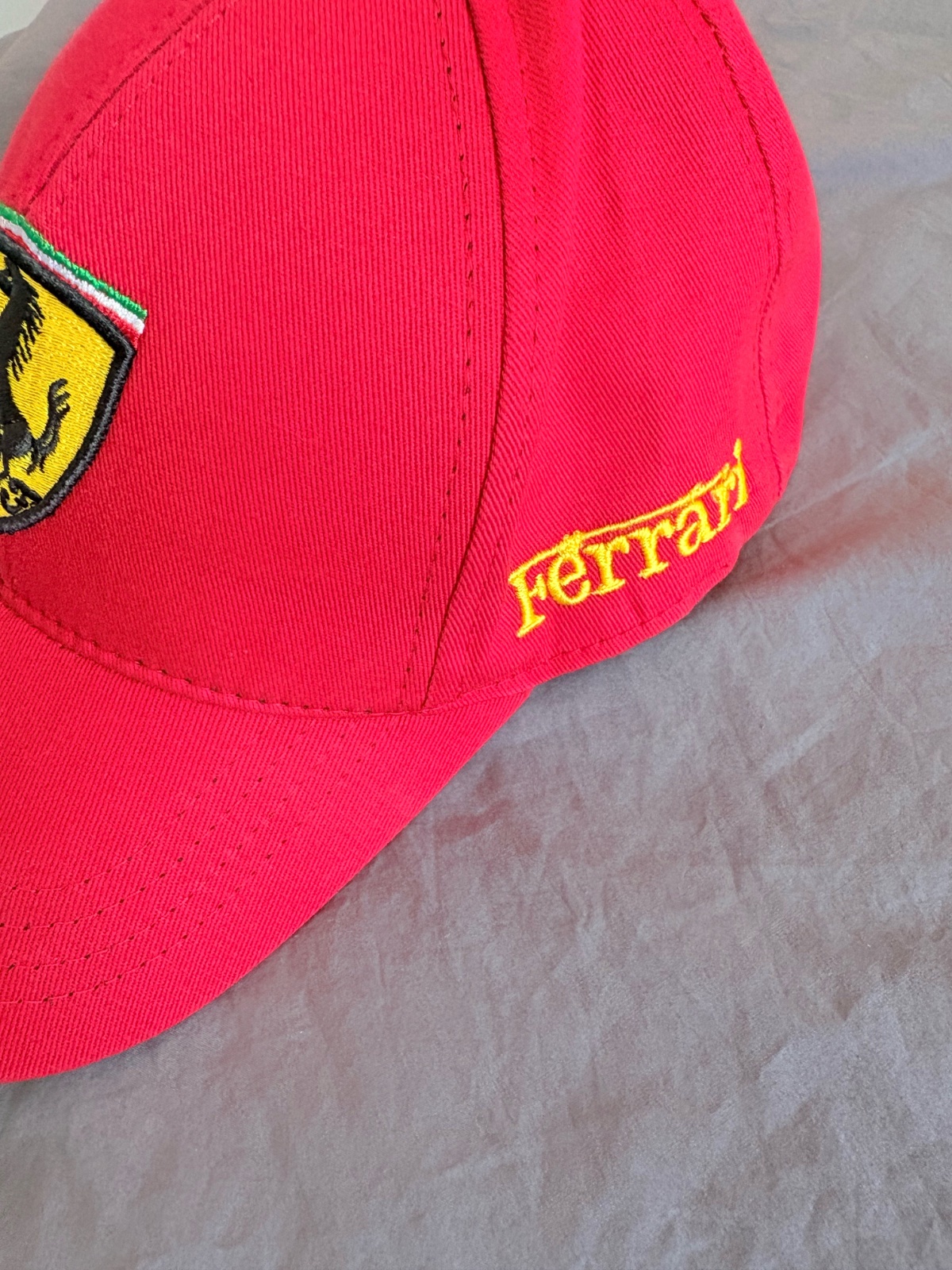 Casquette ferrari rouge