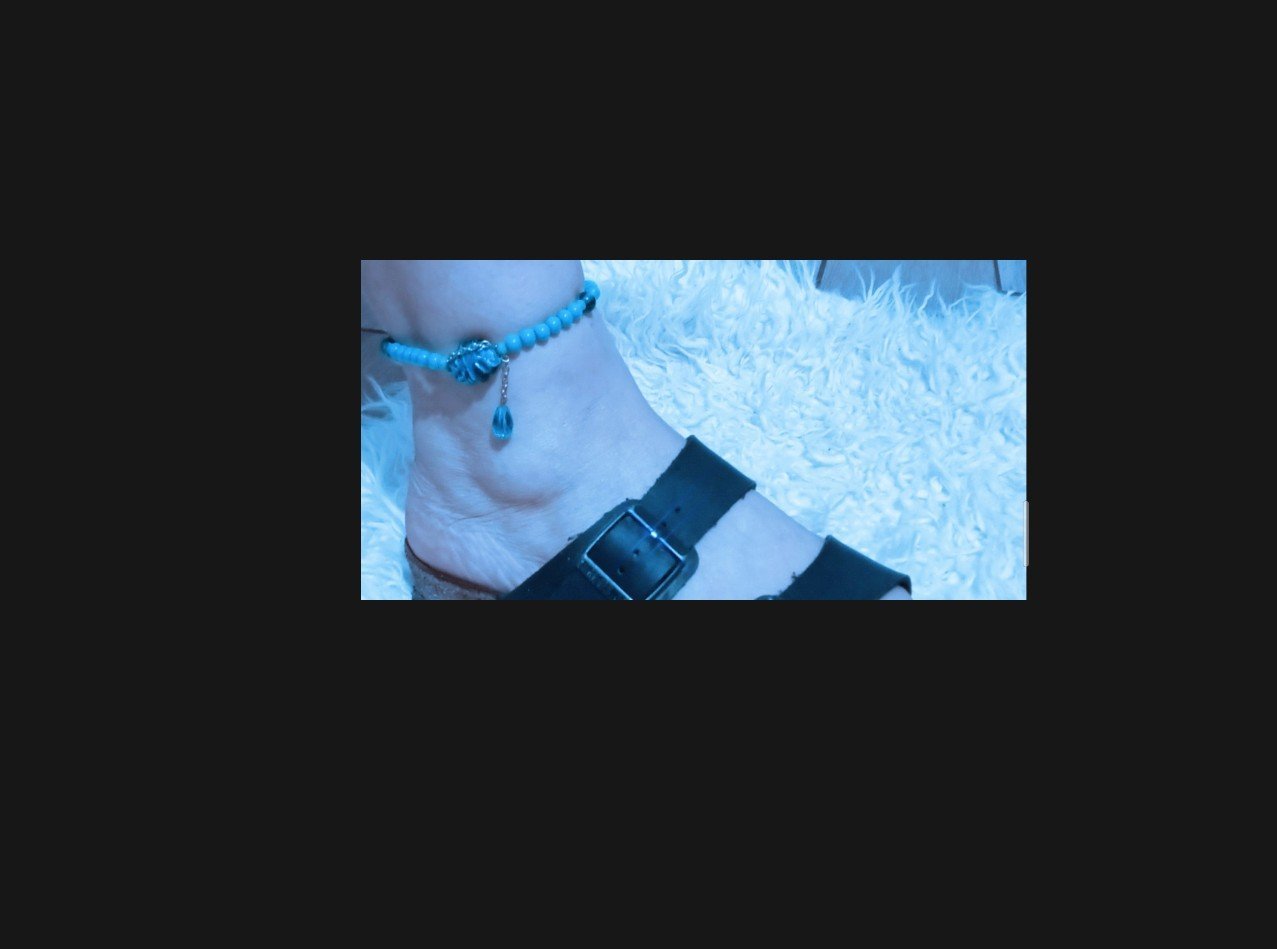 Un bracelet de cheville femme elegante