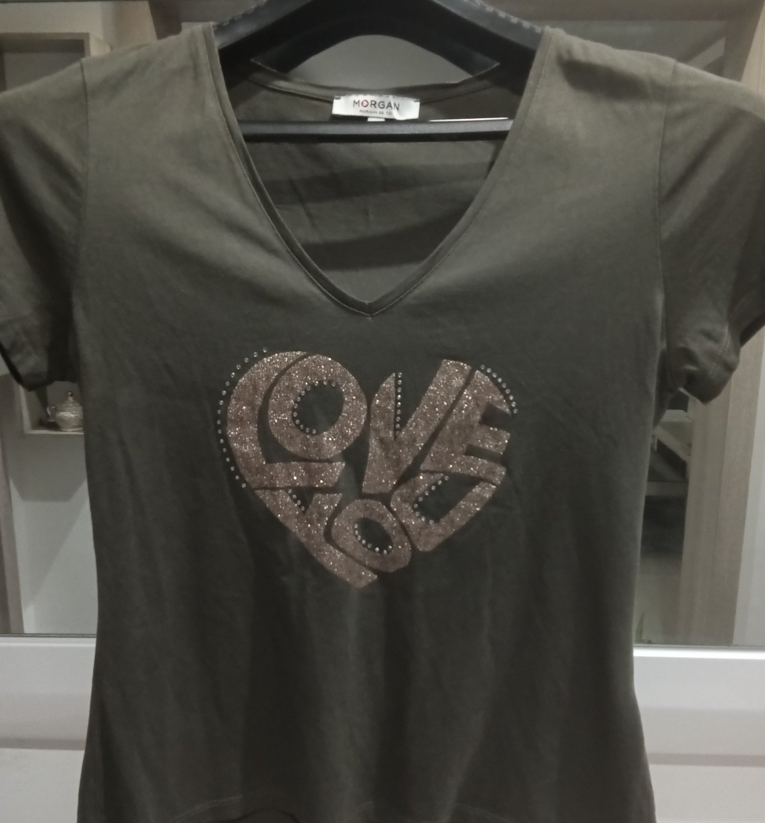 Un pull orné de strass Morgan