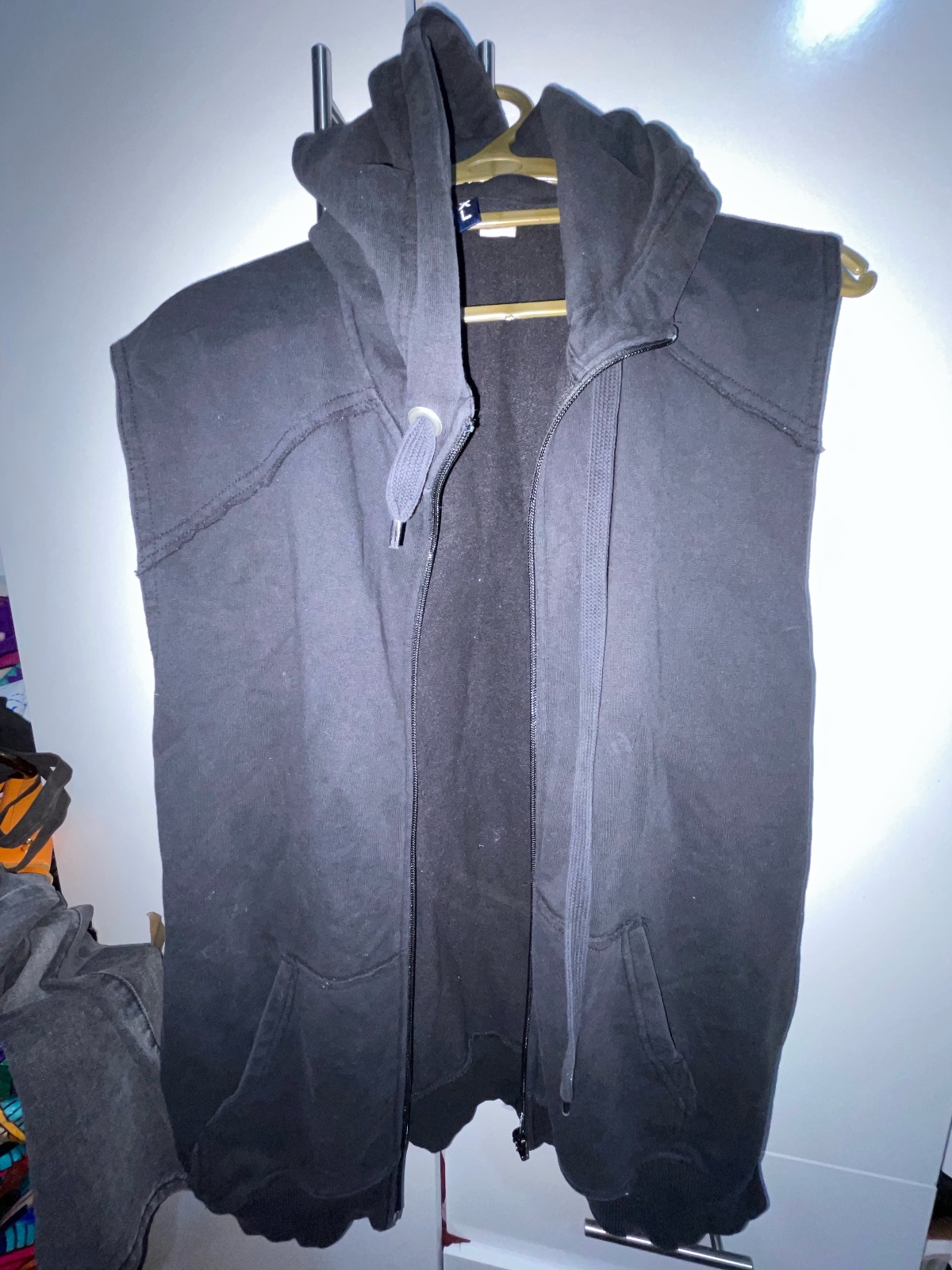 Sweat a capuche bras cassé