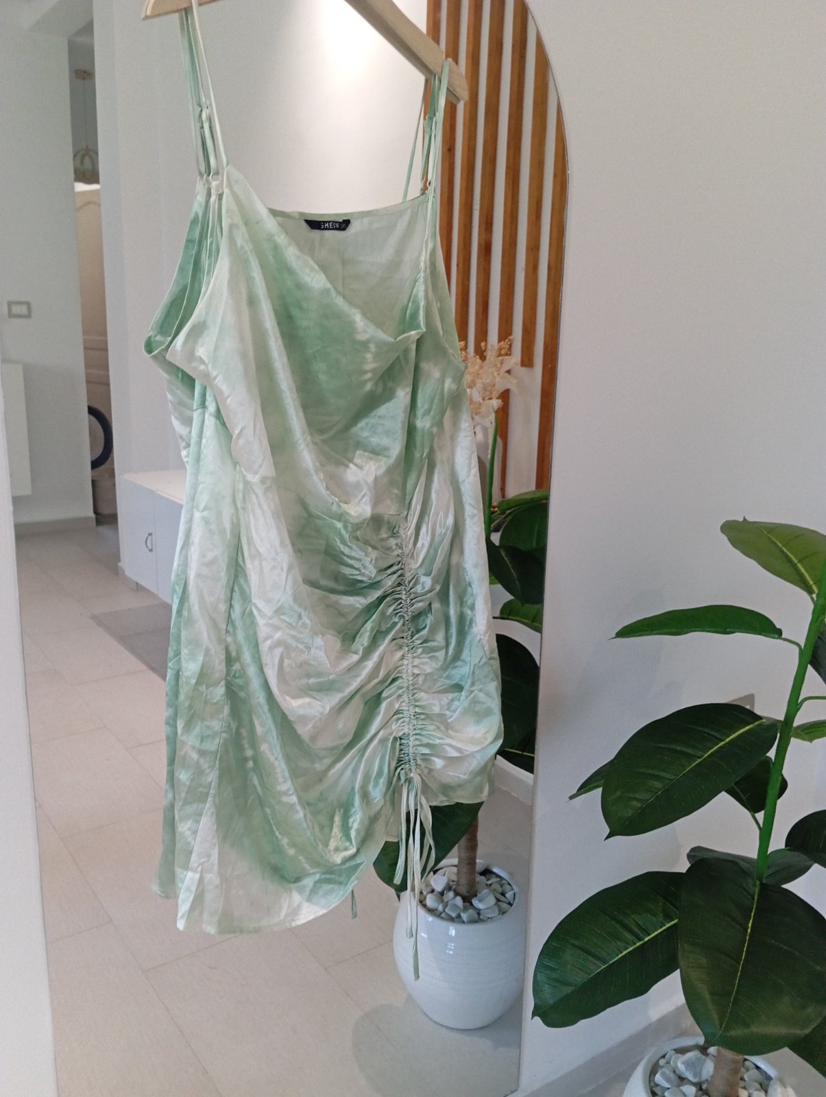 Robe satin shein