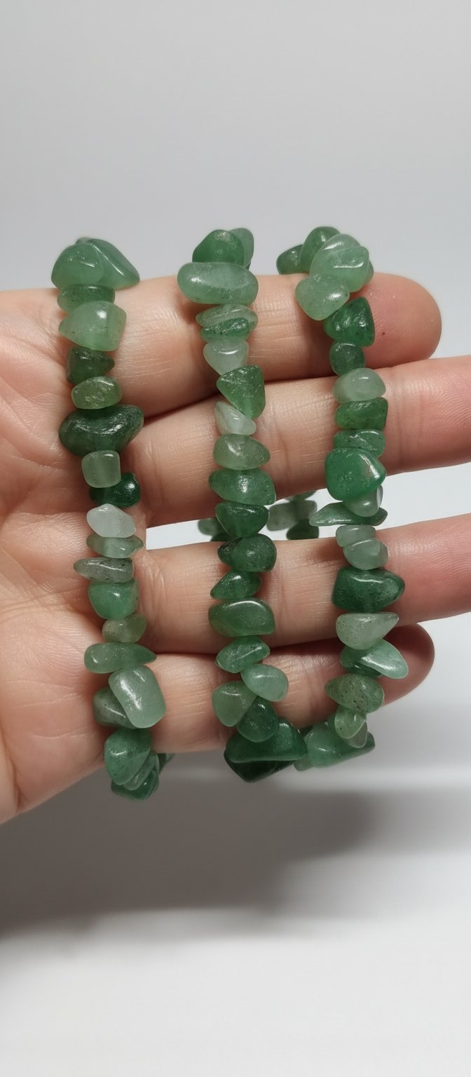 Un bracelet en  pierres naturelles AVENTURINE 