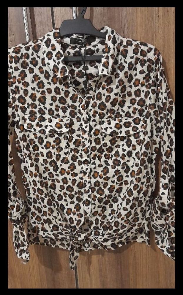 Chemise jennyfer 100%coton imprimé léopard 🐆🐆 neuf sans étiquette ✨️تلبس 36حتى38