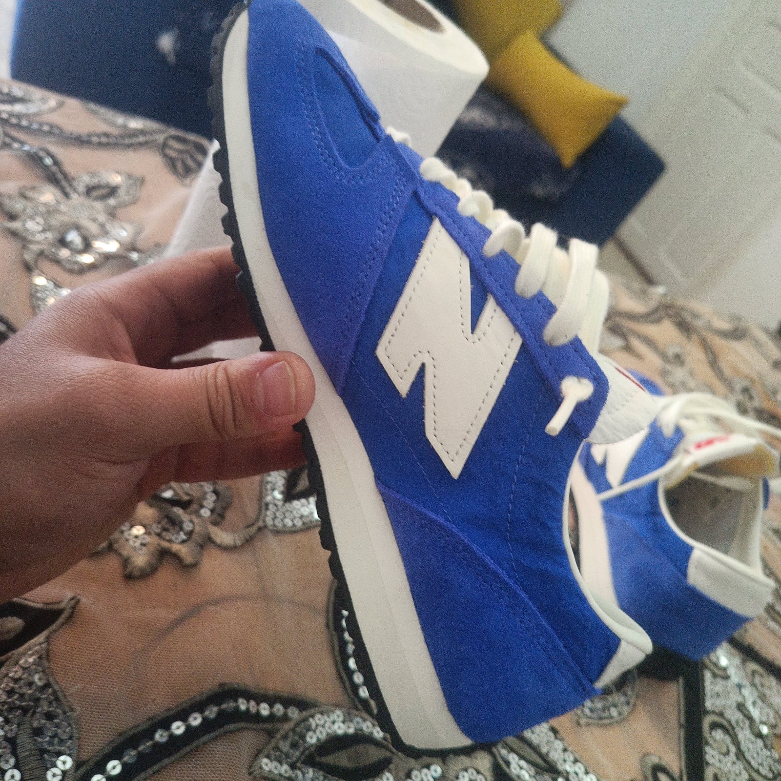 À vendre New Balance bleu tout neuf acheté à 90 €