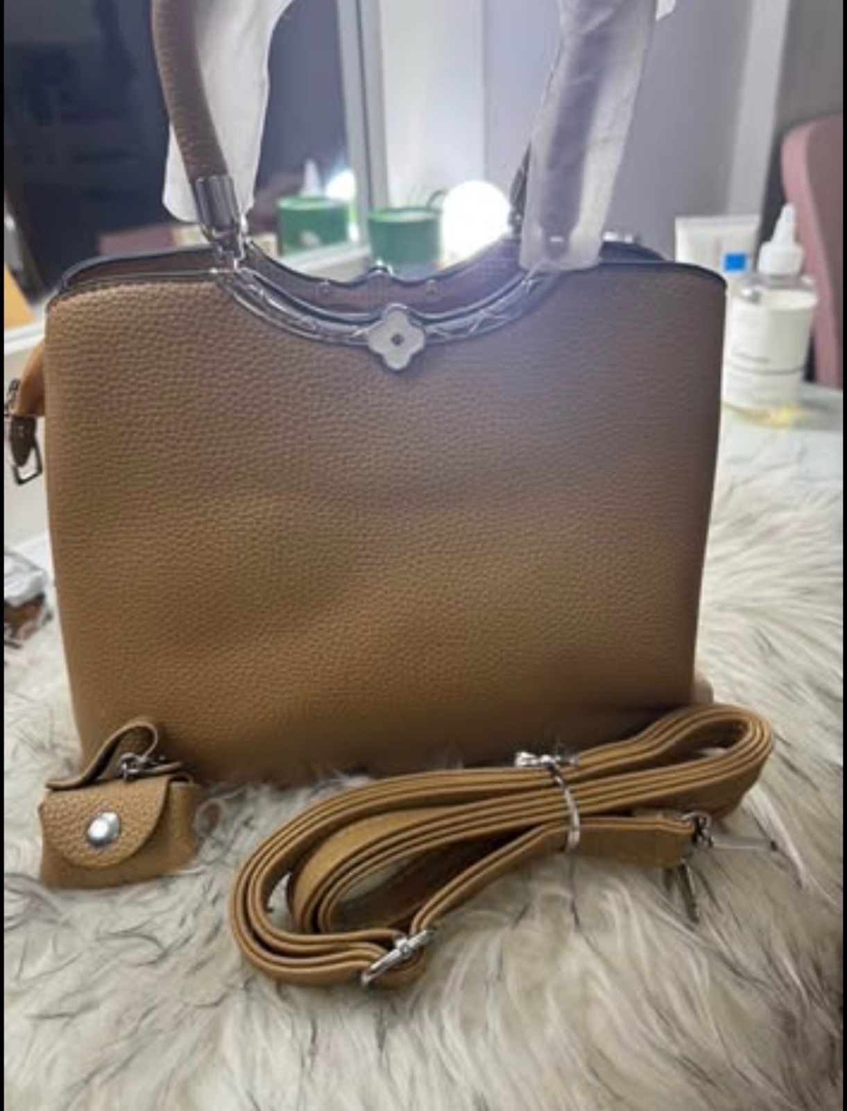 Sac à main élégant femme – Couleur kaki / Camel avec bandoulière