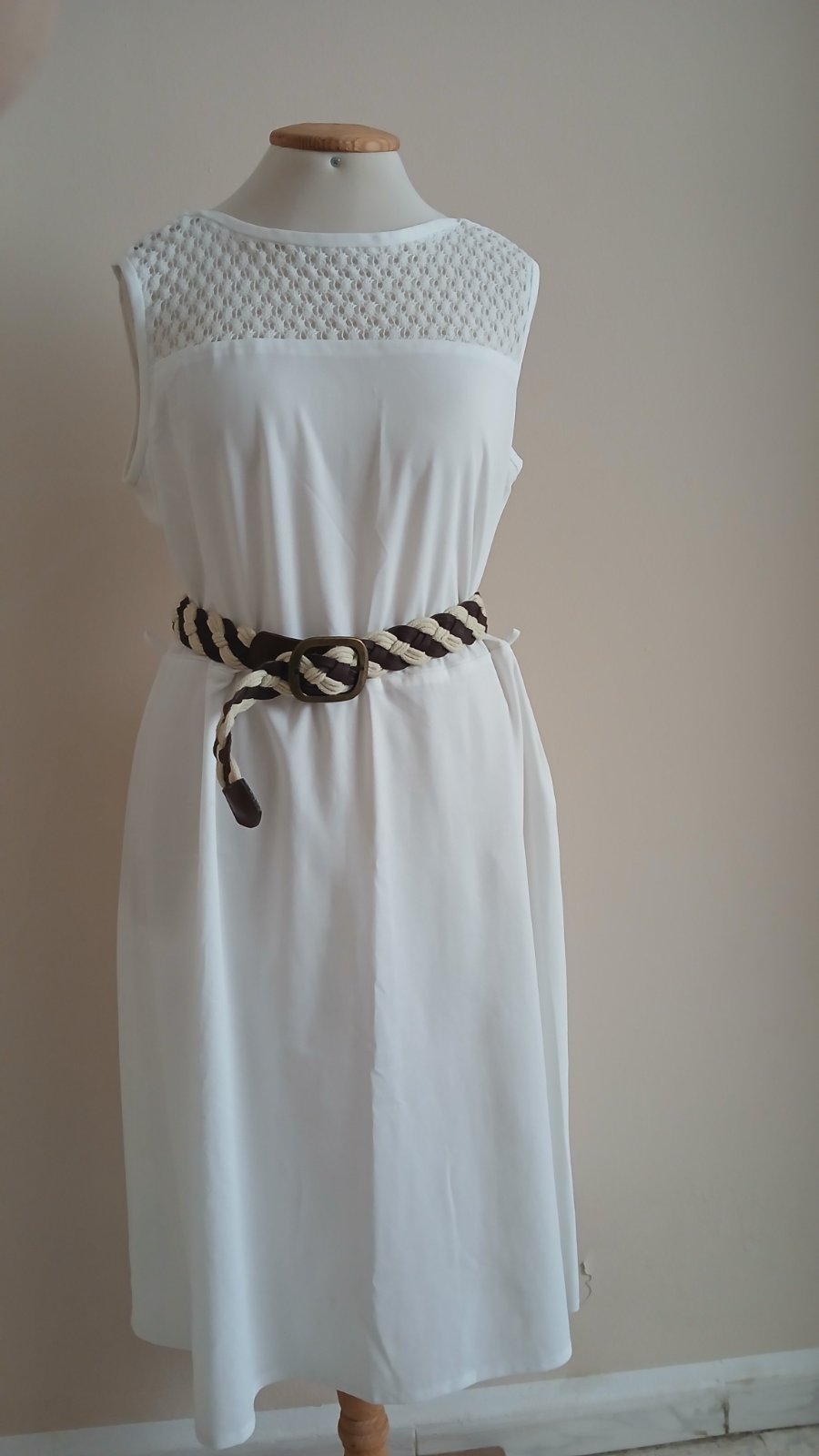 Robe blanche, sympa, simple, la taille 44,46 