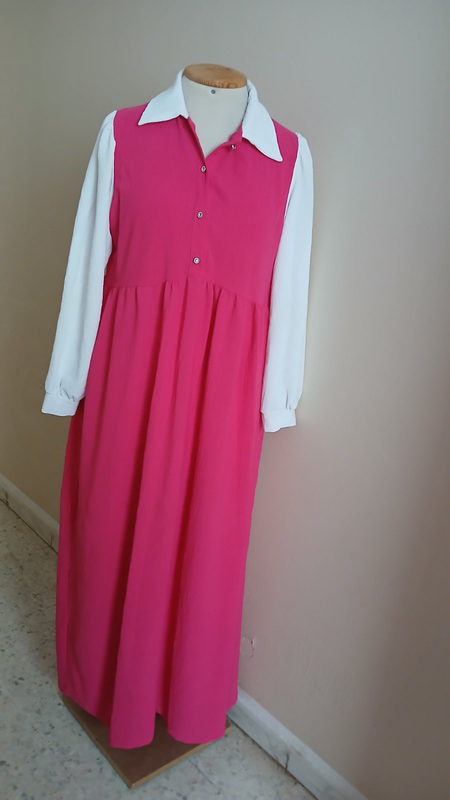 Robe longue, couleur rose, jdida w ndhifa, la taille 42,44 