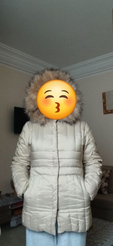 Manteau grège, avec fourrure, jdid ,nchif,chic ,ylabes 36,38 et 40