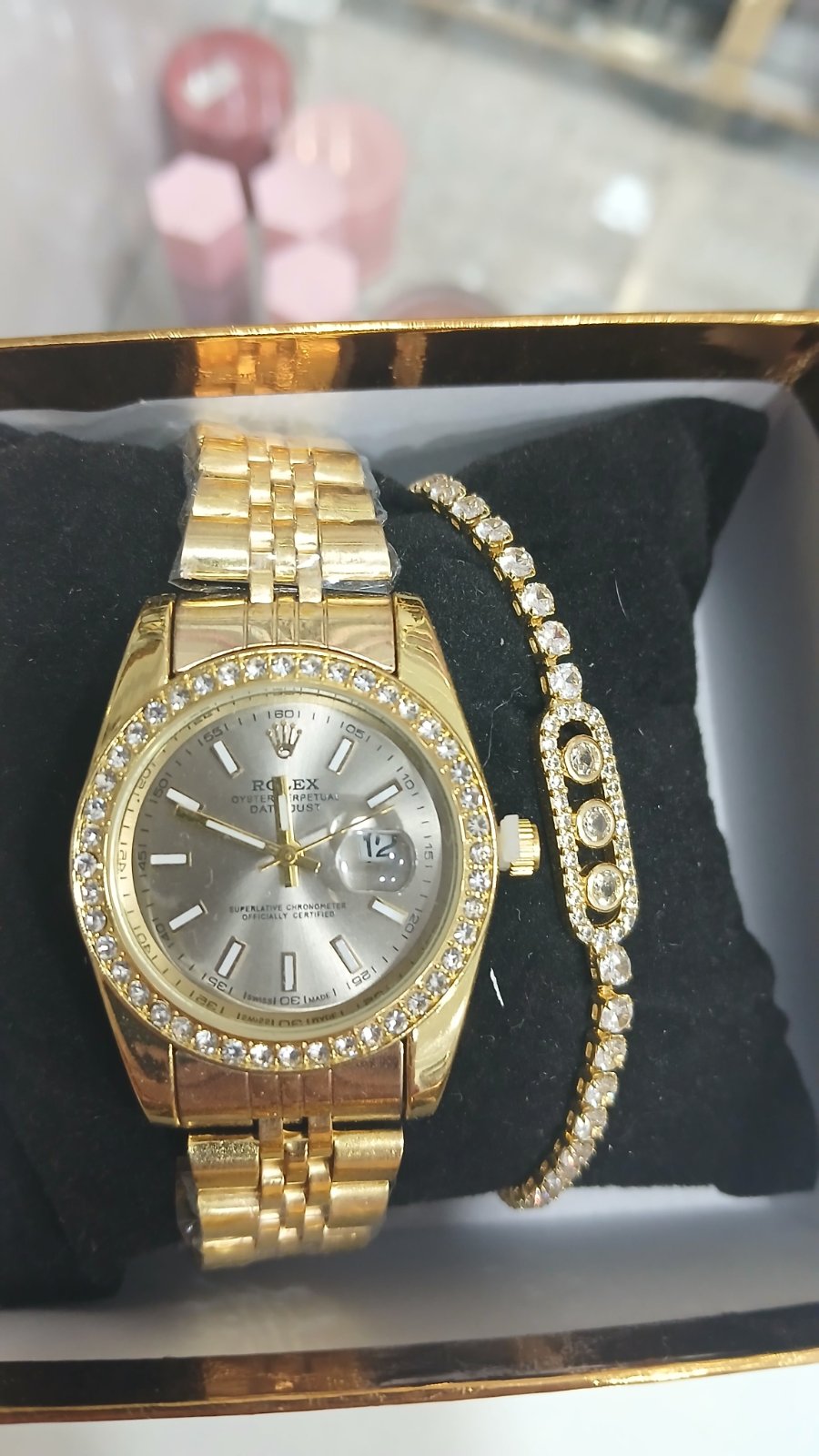Montre doré la marque Rolex 