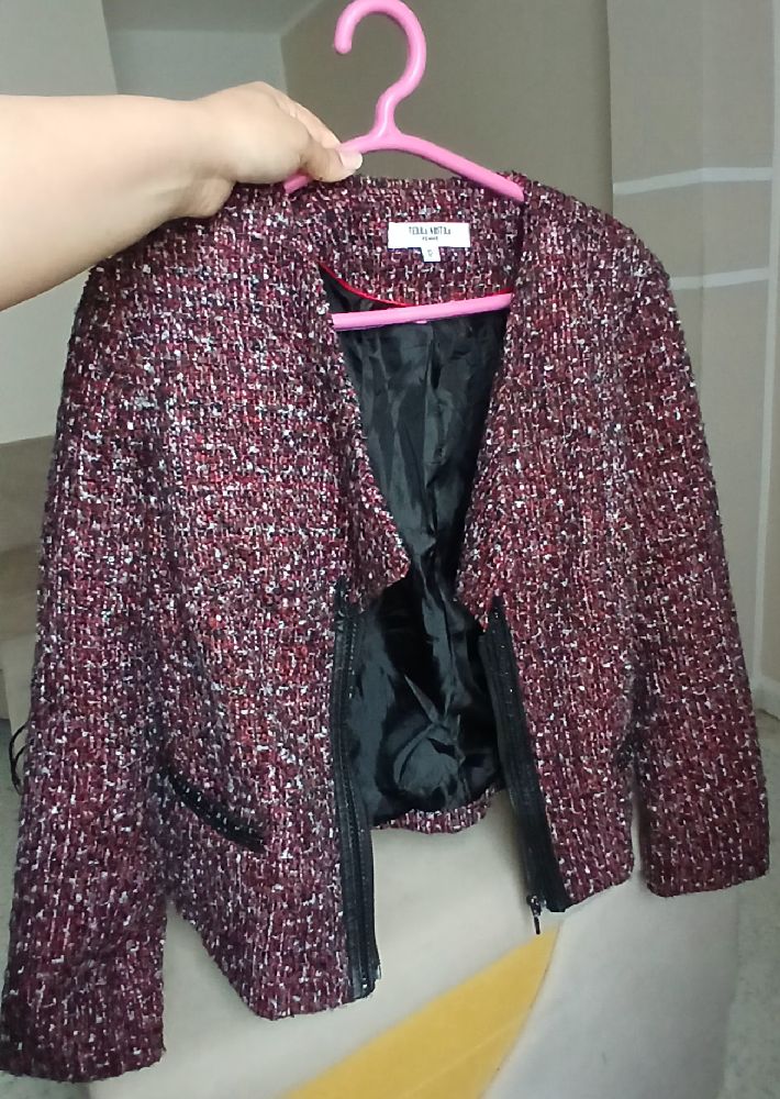 Vest laine,rouge,élégante, bon qualité, tlabes m,l belmerte7,tissu 5chin 