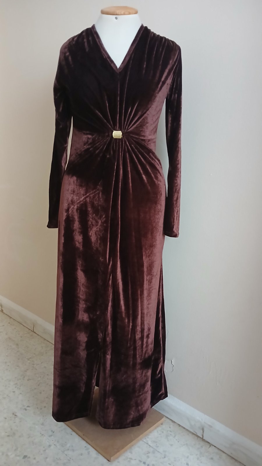 Robe chic, tissu velours, bon qualité, la taille 38,40 