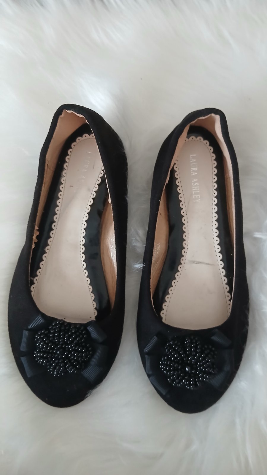 Ballerine noir, chic, couleur noire, tissu faux daim, pointure 32,33