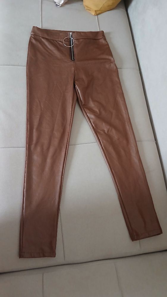 Pontalon caramel, semi cuir, taille haute,ylabes m,l 