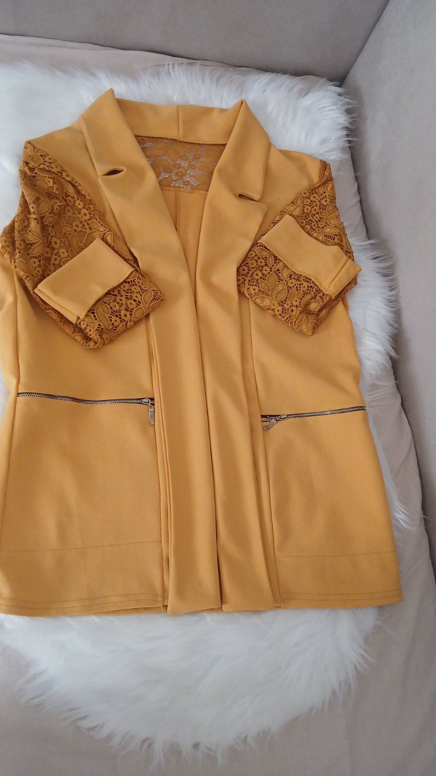 Blazer 5fifa ,manche dentelle, couleur jaune moutard 