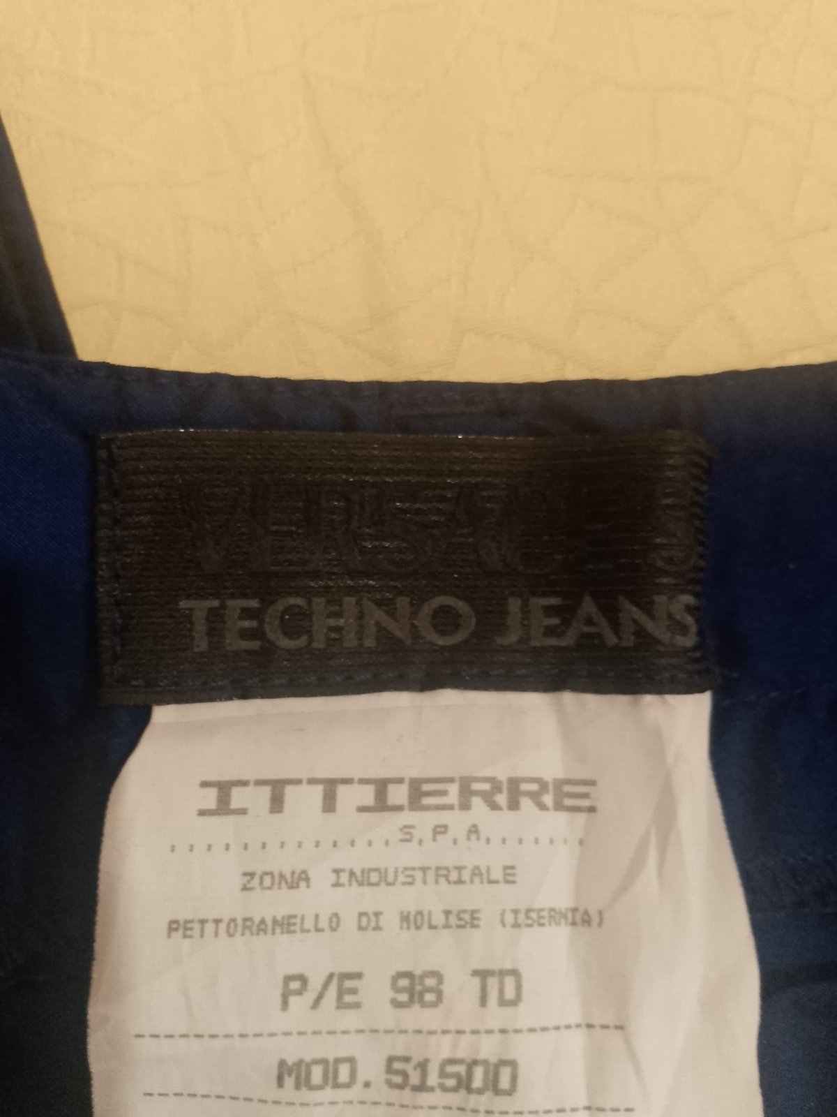 Versace jeans techno longuer 1m , largeur 25 au début 20 en fin