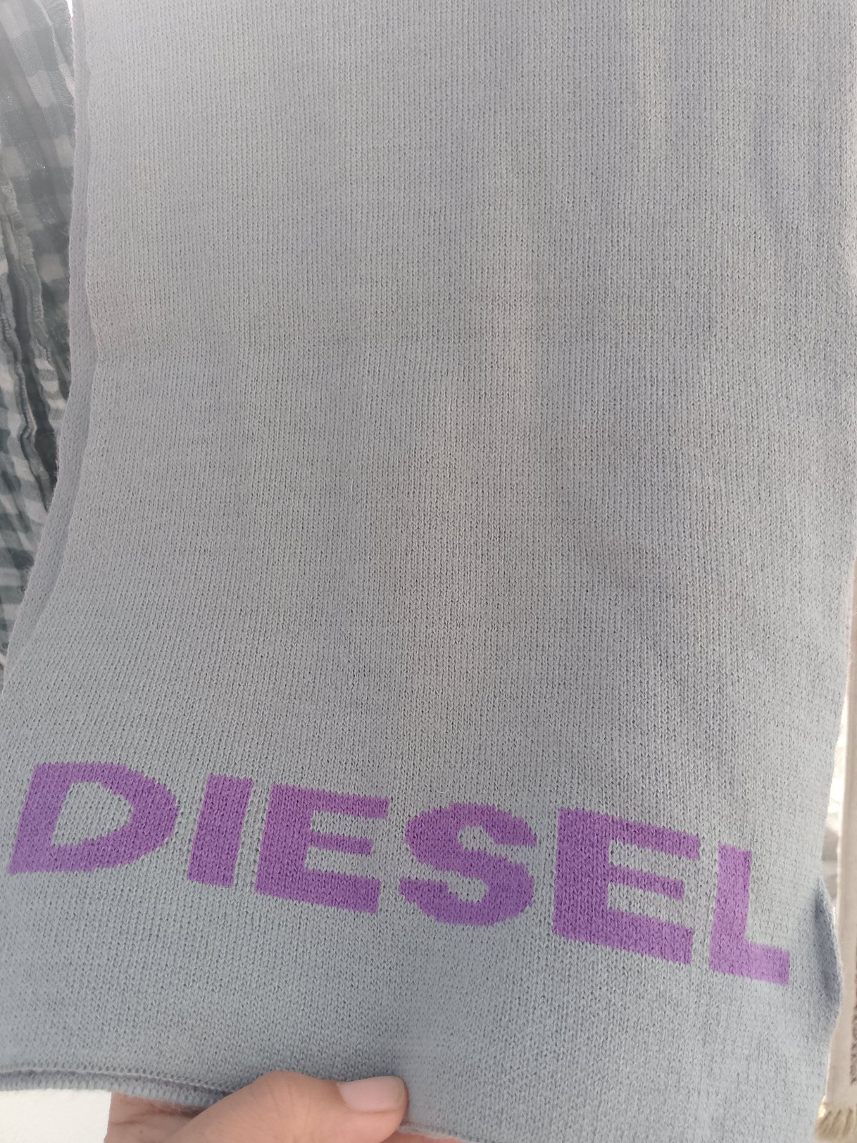 Diesel grix et violet