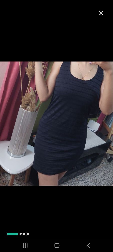 jolie robe noire courte de zara