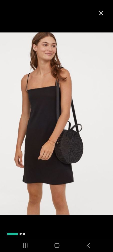 robe noire à brutelles fines 