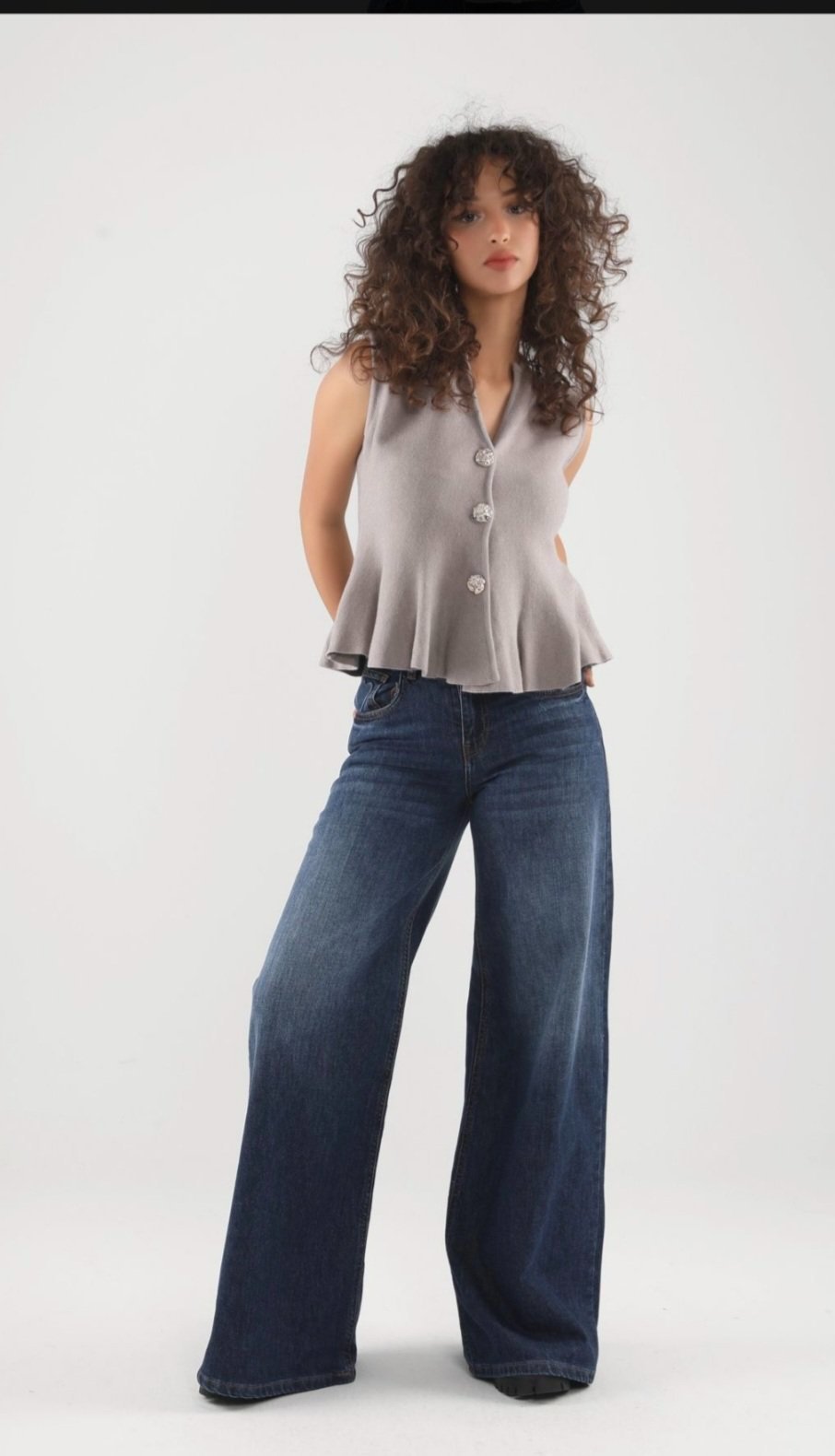 Pantalon taille haute large en djean de barsha  tt neuf