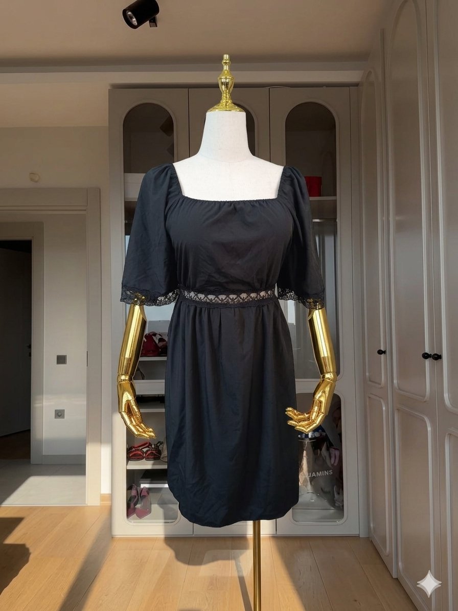 Robe noire avec dentelle