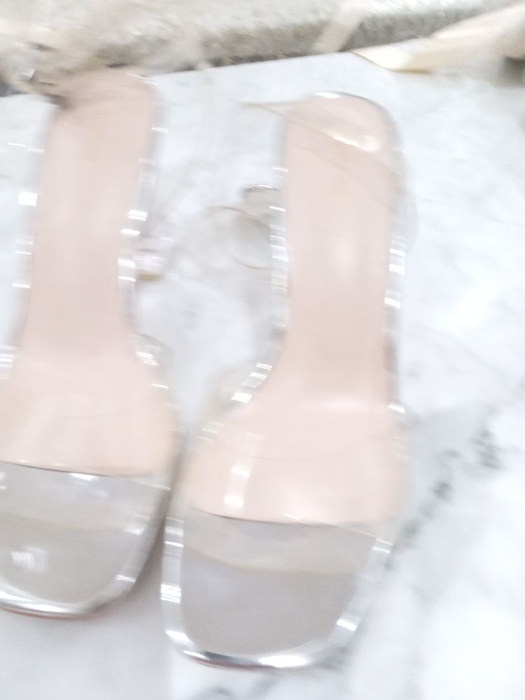Sandales transparents tendance 
