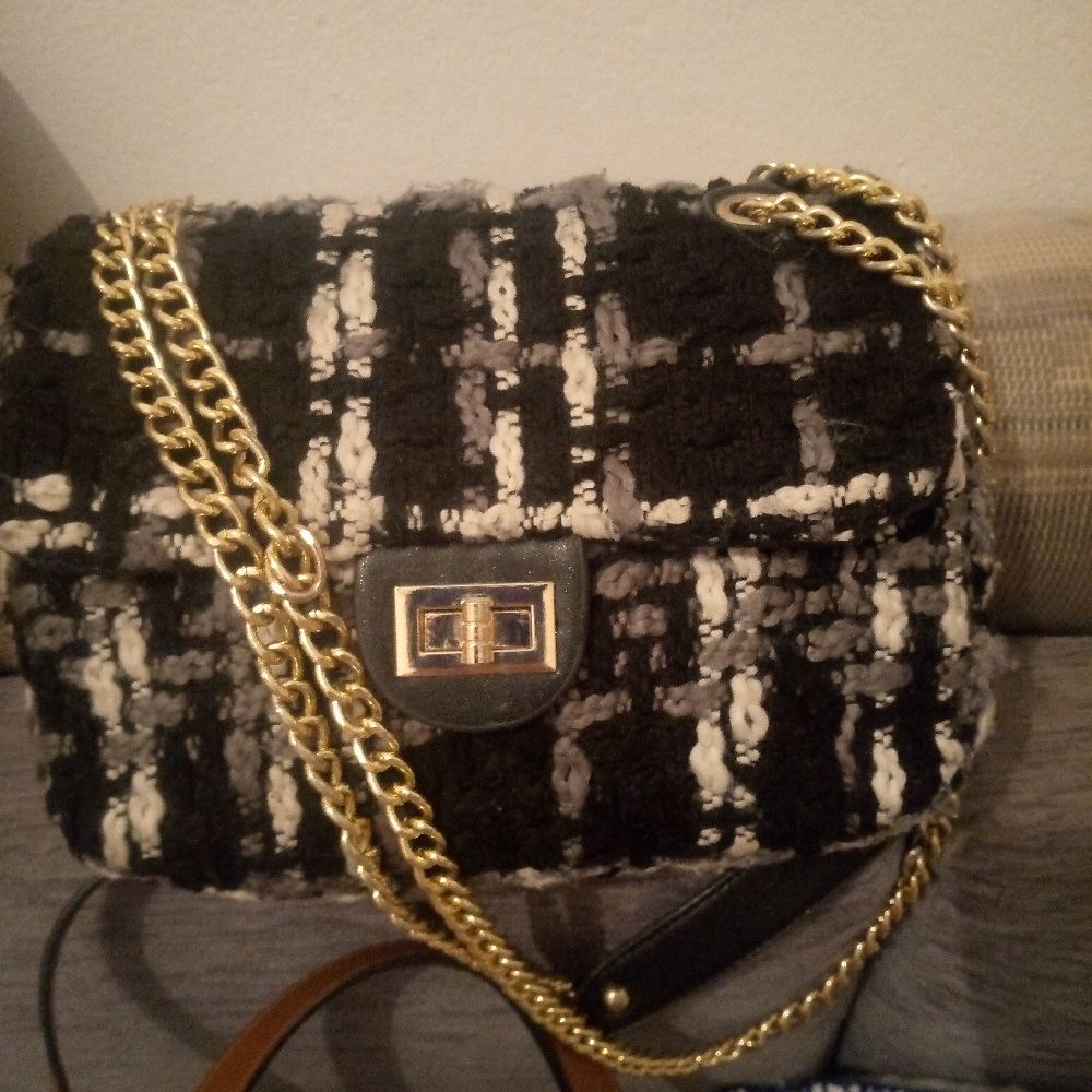 sac en tweed à chaîne dorée 