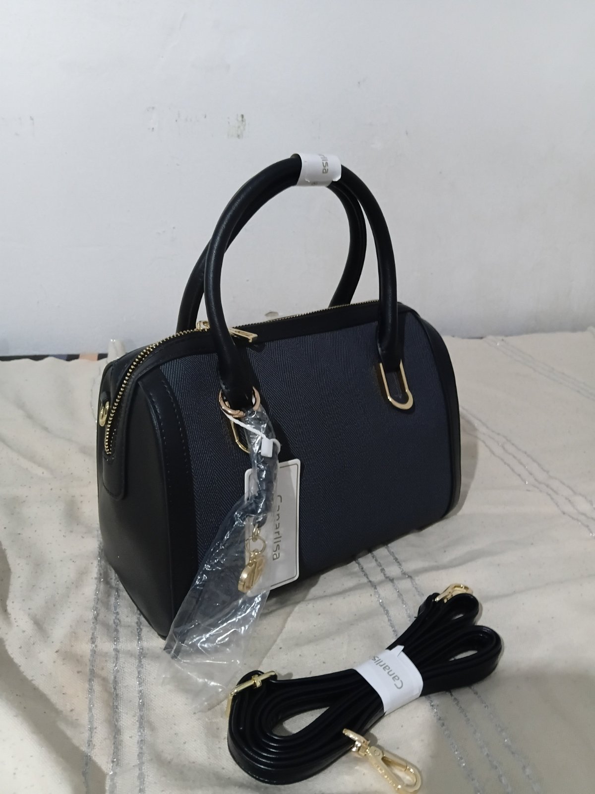 Sac bandoulière très chic neuf jamais porté 