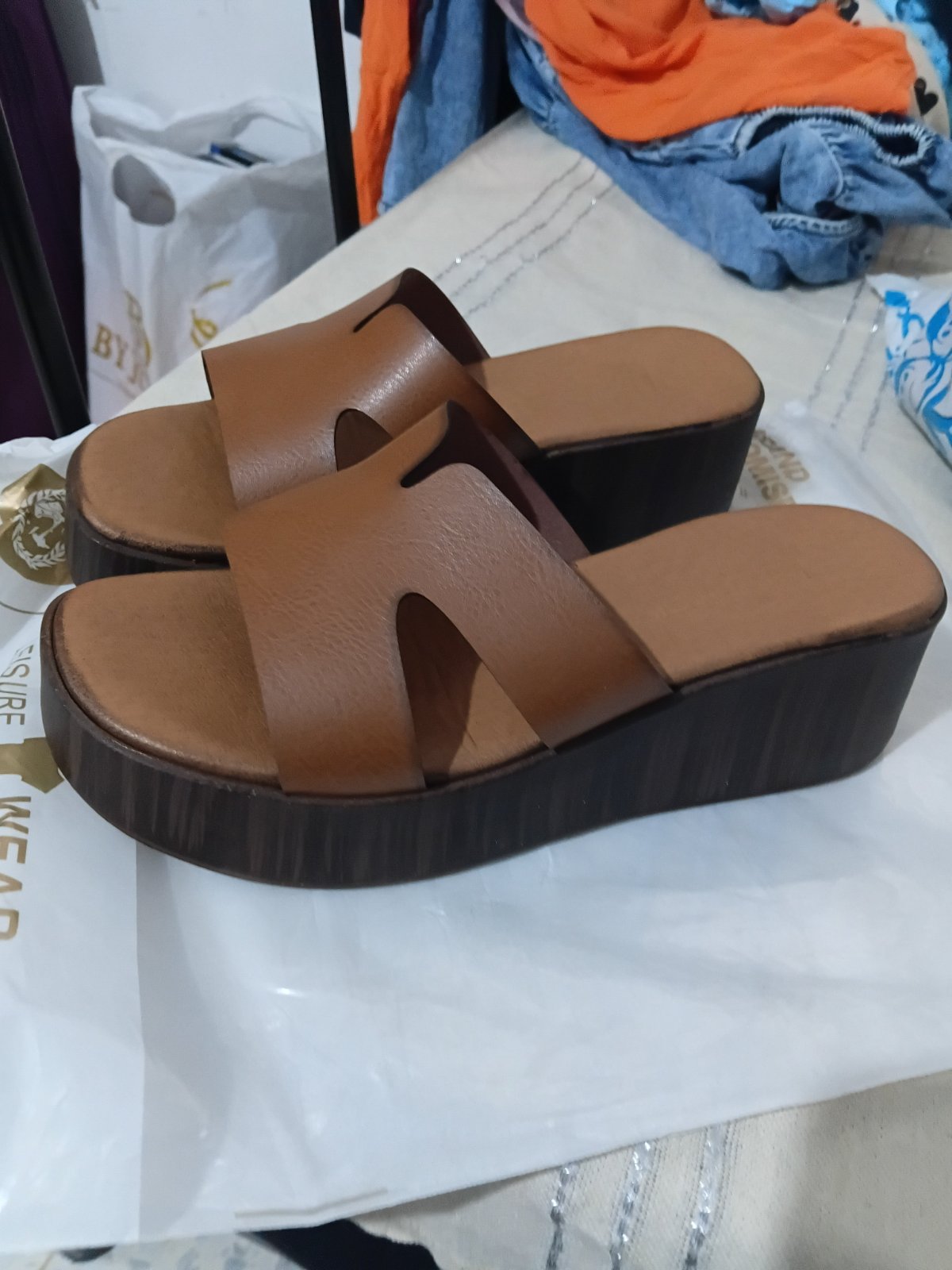 Sabout femme très chic neuf jamais porté ylabes p38 mertah 