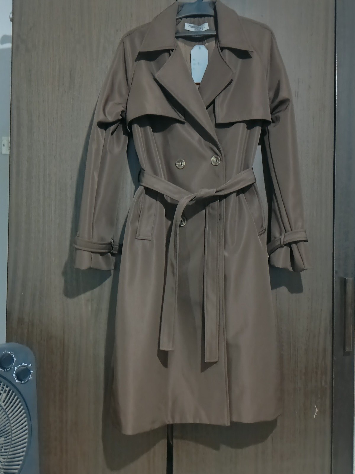 Trench neuf jamais porté ylabes 38 40 haute qualité tres chic fi btan men dakhel 