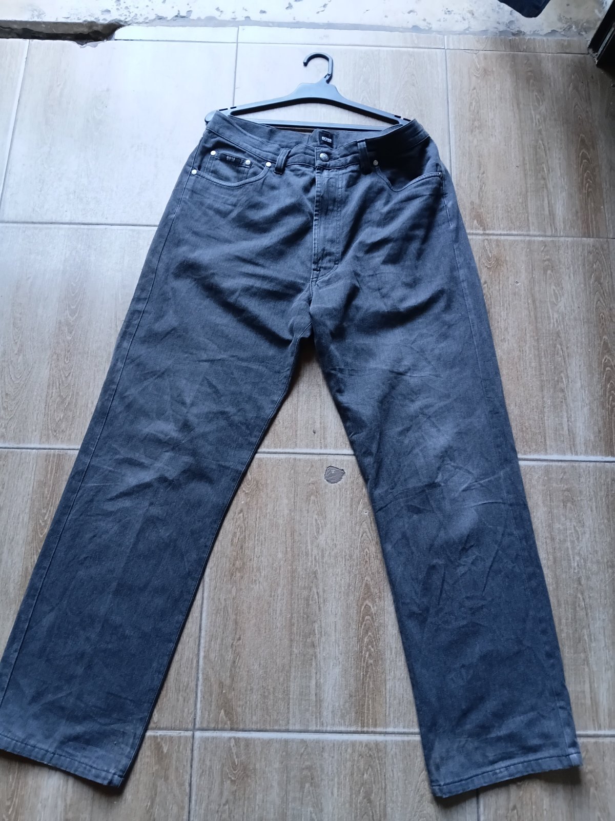 Pantalon pour homme boss ylabes 44 en tres bon etat
