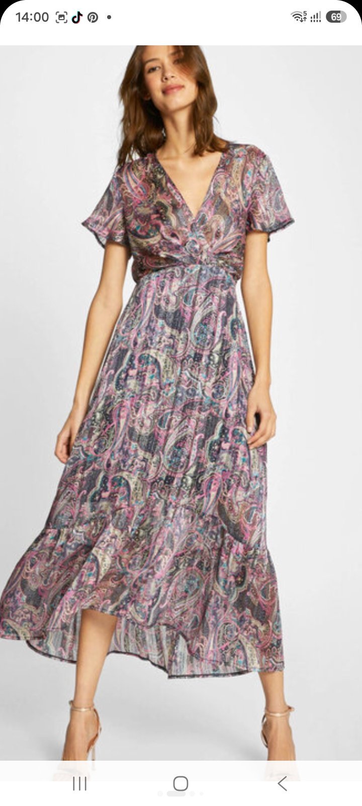 Robe neuf jamais porté tlabes 36 et 38